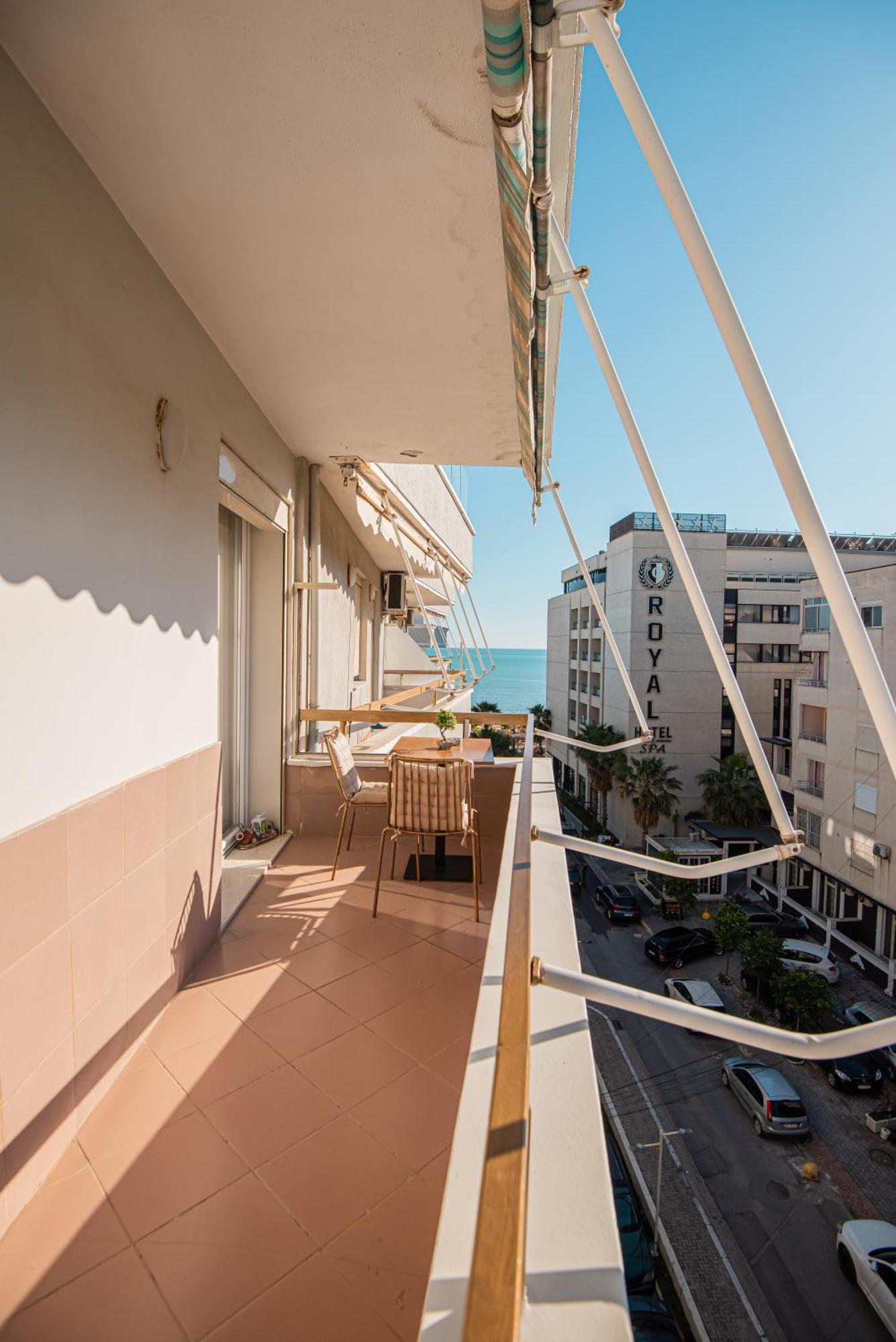 Vivi'S Seaside Apartment Durres Ngoại thất bức ảnh