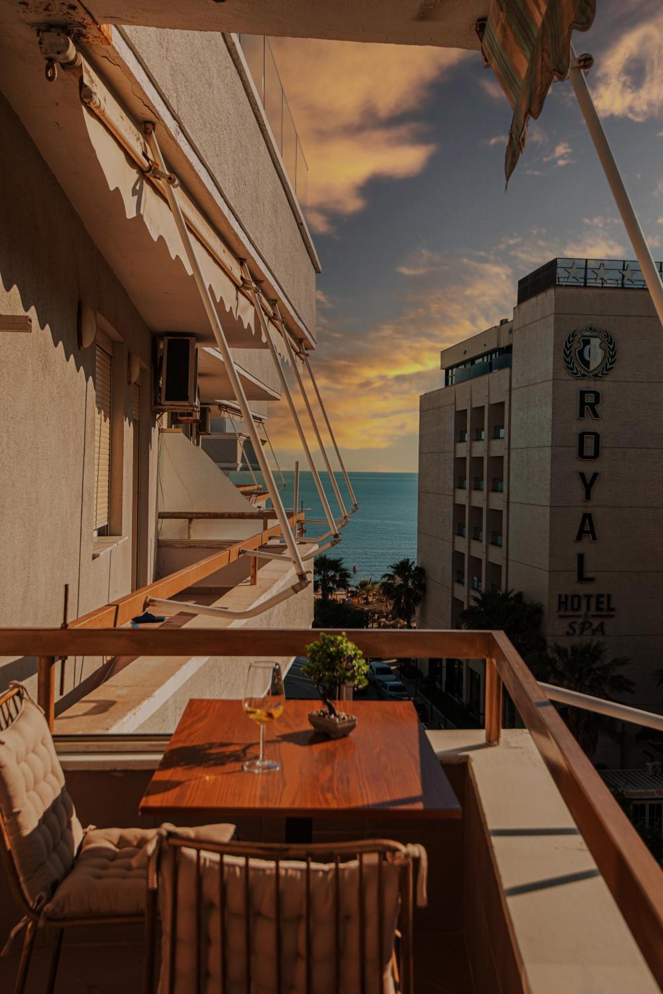 Vivi'S Seaside Apartment Durres Ngoại thất bức ảnh