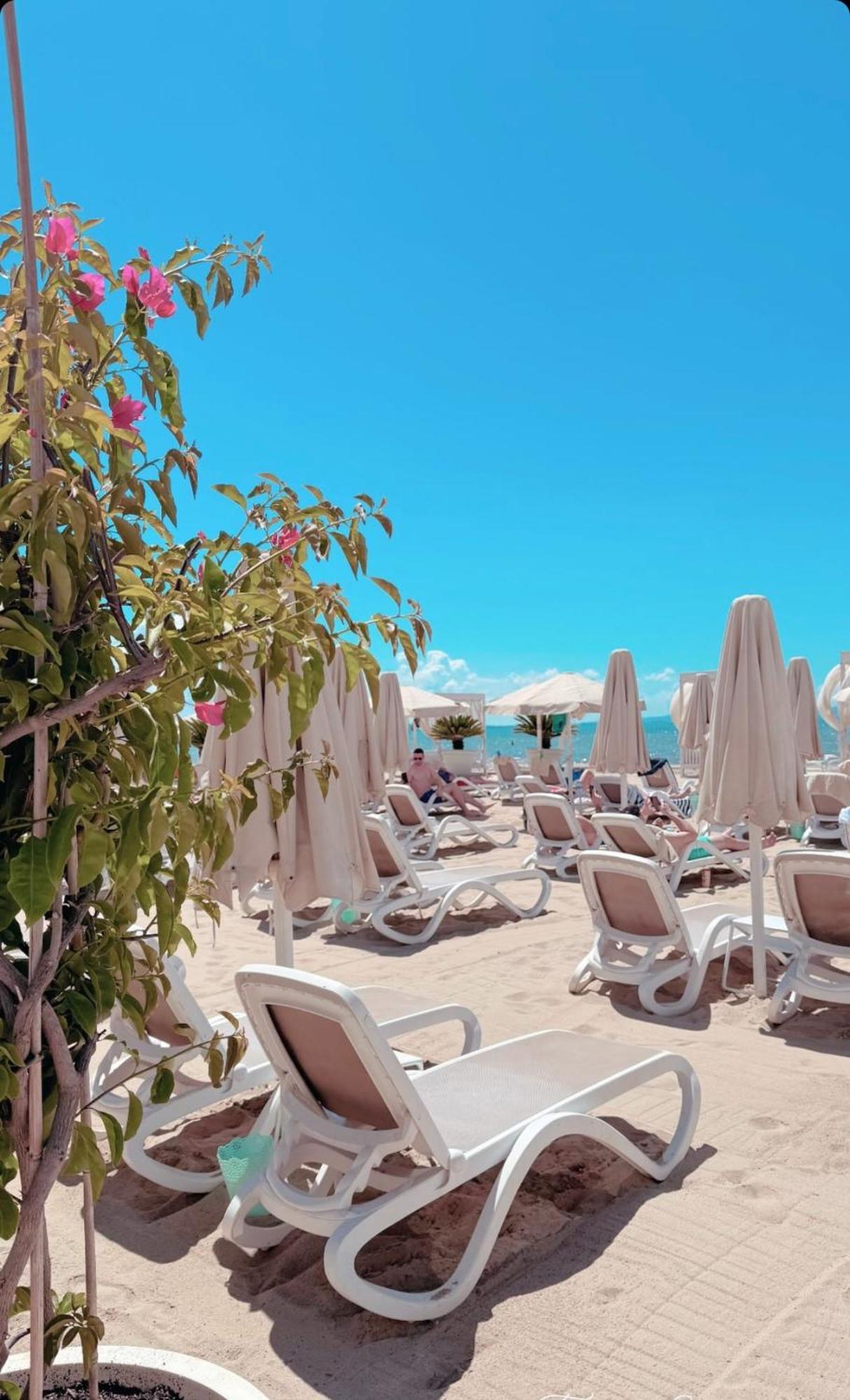 Vivi'S Seaside Apartment Durres Ngoại thất bức ảnh